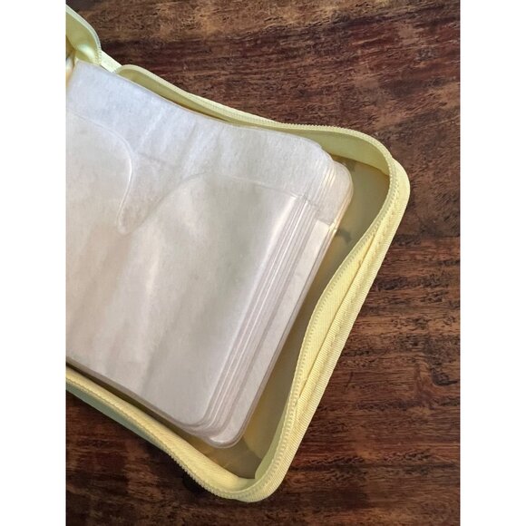 Hello Kitty Bee Floral Fruit Vintage 2003 CD Case Zipper Closure - Picture 8 of 11